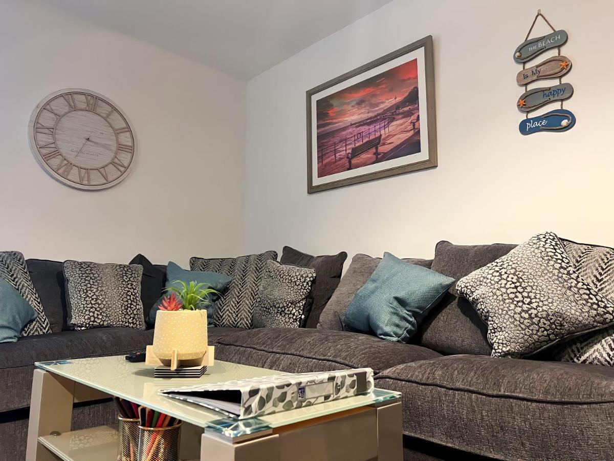 Court Ground Floor - Cosy With Sea Views *