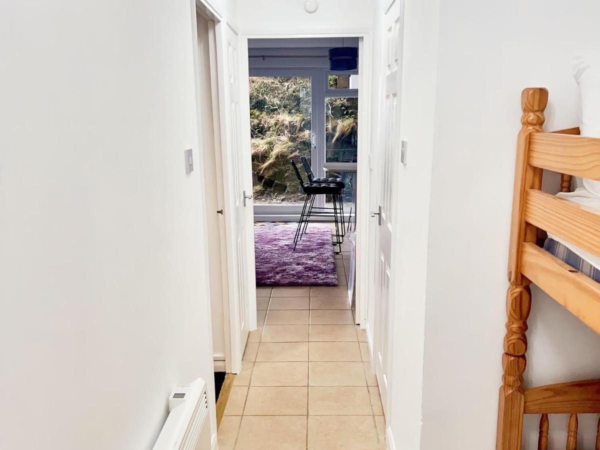 Court Ground Floor - Cosy With Sea Views Apartment