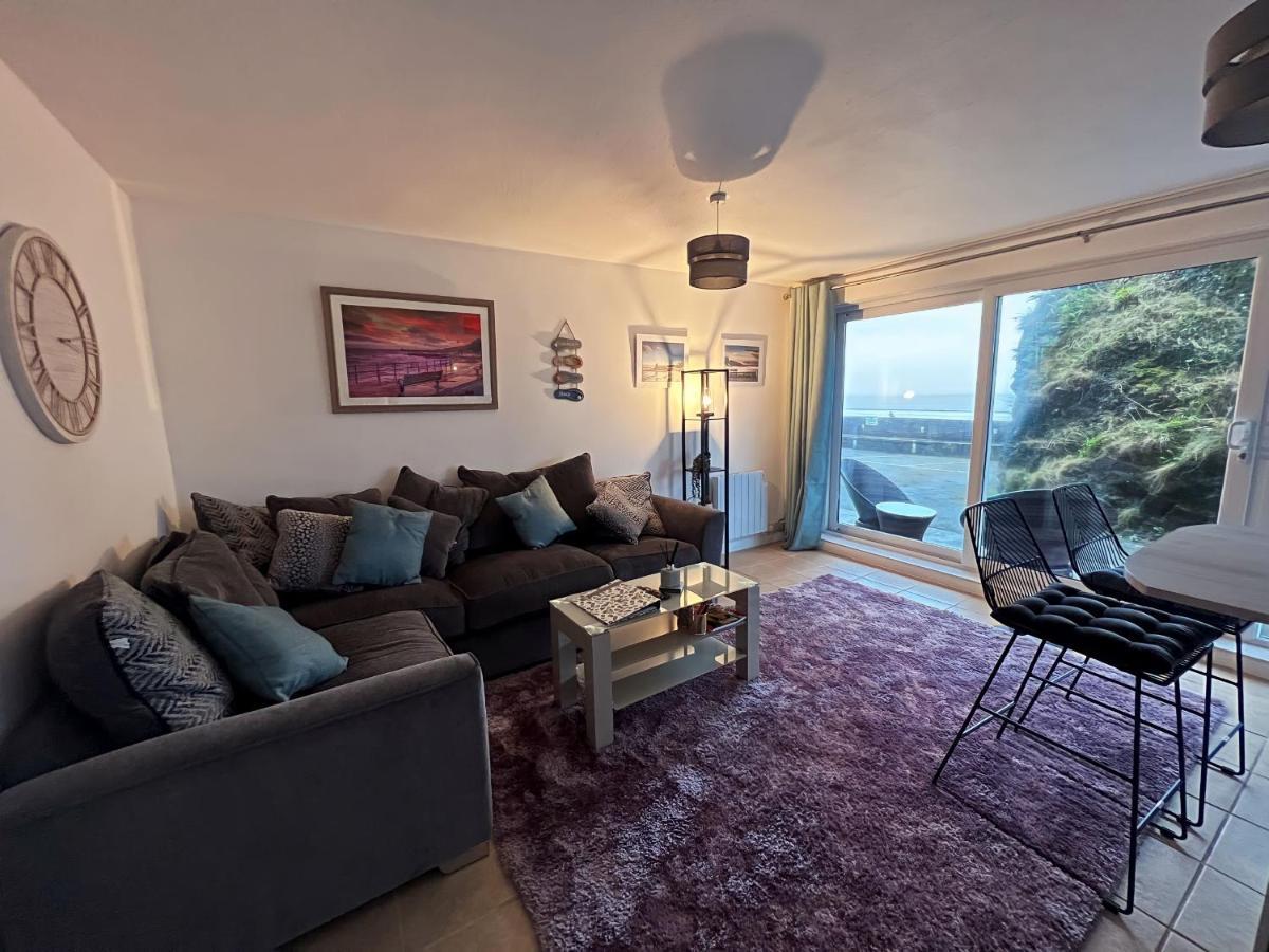 Court Ground Floor - Cosy With Sea Views Apartment Saundersfoot