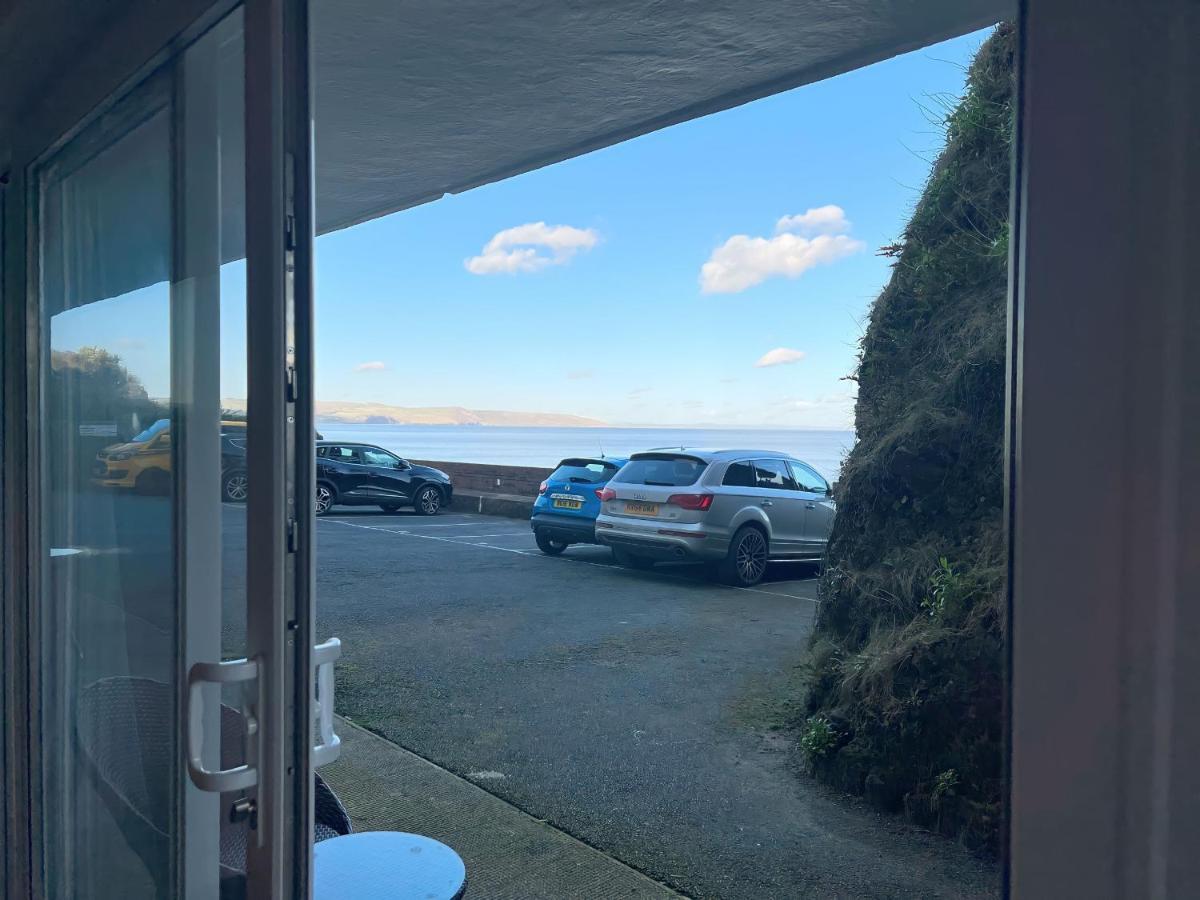Court Ground Floor - Cosy With Sea Views