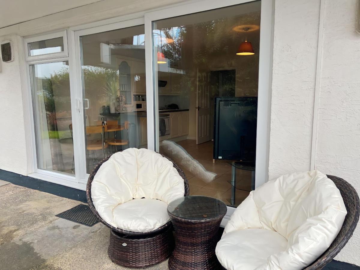 Apartment Court Ground Floor - Cosy With Sea Views