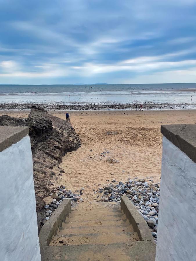 Apartment Court Ground Floor - Cosy With Sea Views *