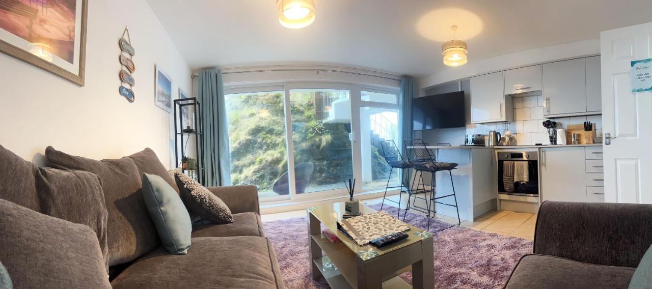 Court Ground Floor - Cosy With Sea Views Apartment *